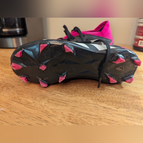 Adidas Predator Youth Cleats - Picture 3 of 3